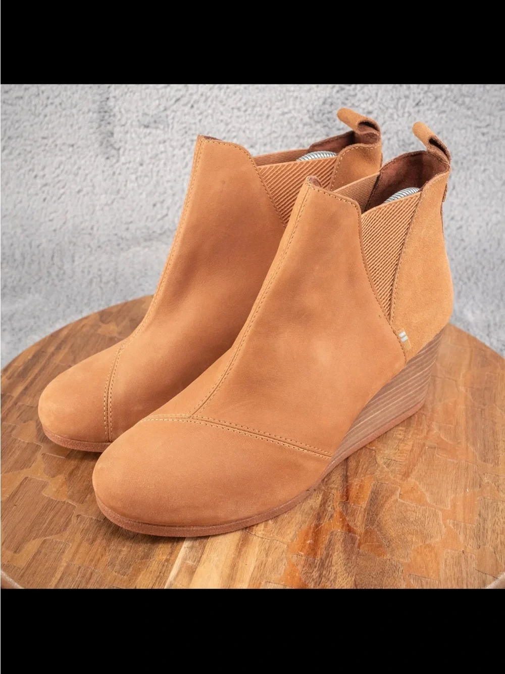 TOMS Kelsey Chestnut 2” Wedge Ankle Boots Chelsea Style Girls Size 5M Side Zip